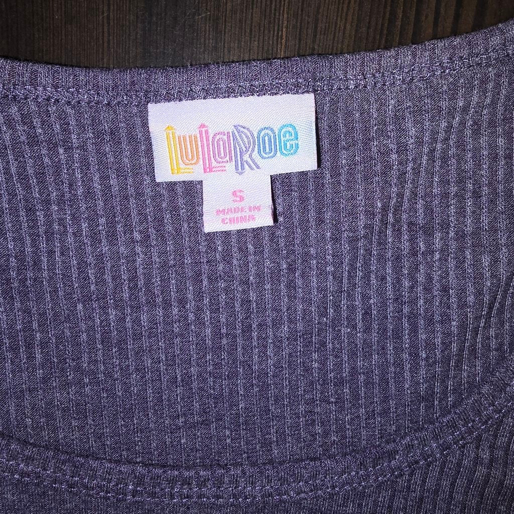 LuLaRoe Lynnae Long Sleeve Tee Purple Women's Small - Picture 2 of 5